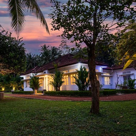 Village Headman'S Five Bedrooms Entire Bungalow Індурува Екстер'єр фото